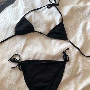 Black bikini